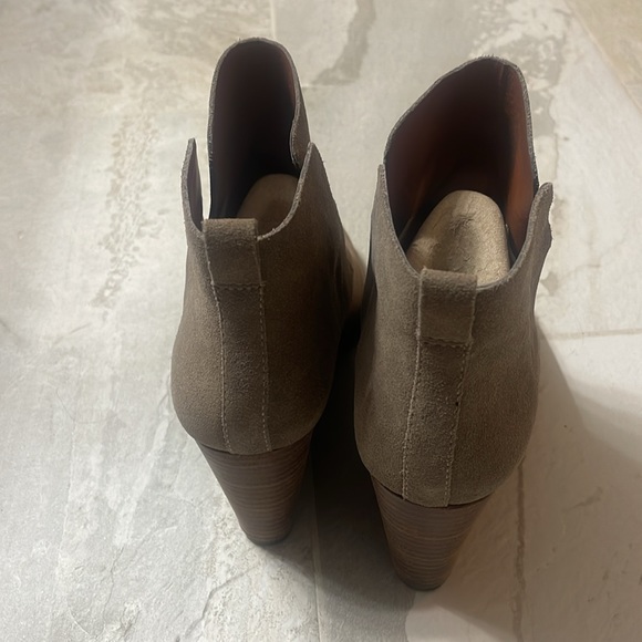 Lucky Brand Yameena Oiled Suede Wedge Bootie - Size 12 Med - Picture 4 of 8